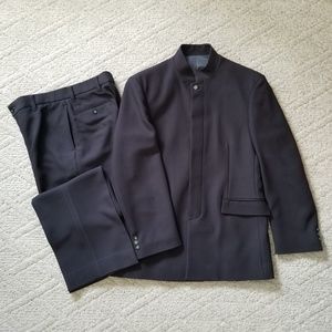 2-piece collarless suit 36R-38R